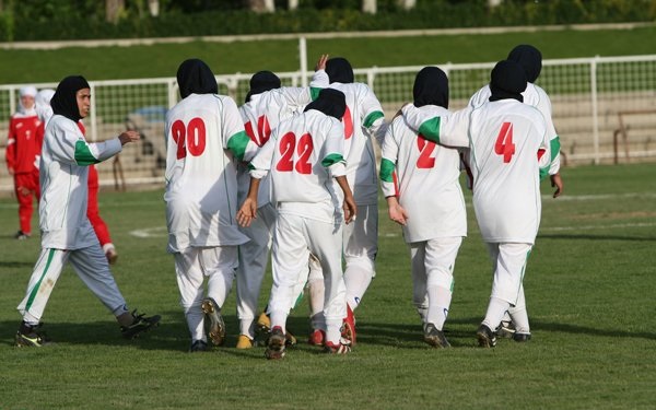 211123 Settimanale - Iran - portiere- calcio