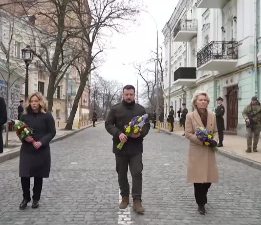 240225 G7 a Kiev - L'omaggio dei leader ai caduti (Fonte: ANSA)